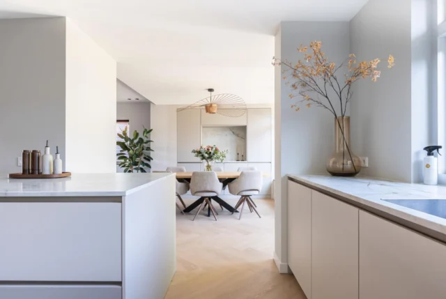 🏘️Te koop, nu op funda. 9e Sint jozefstraat in asten 

Vind dit z’n fijn kijkje vanuit deze droom keuken ☺️
#makelaar #funda #vastgoedfotograaf #intrieurstyling